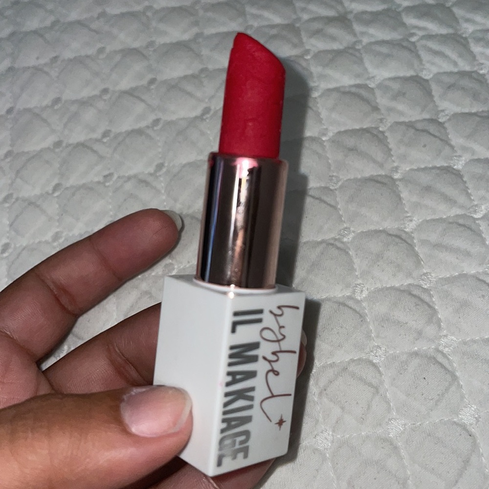 Carli Bybel X Il Makiage Lip Collection